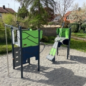 Bild vom Spielplatz anzeigen.