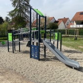 Bild vom Spielplatz anzeigen.