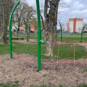 Bild vom Spielplatz anzeigen.