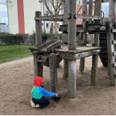 Bild vom Spielplatz anzeigen.