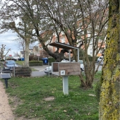 Bild vom Spielplatz anzeigen.