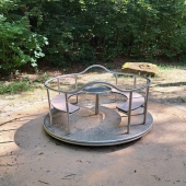 Bild vom Spielplatz anzeigen.
