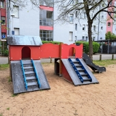 Bild vom Spielplatz anzeigen.