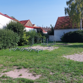 Bild vom Spielplatz anzeigen.