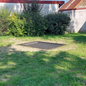 Bild vom Spielplatz anzeigen.