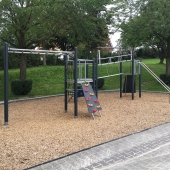 Bild vom Spielplatz anzeigen.