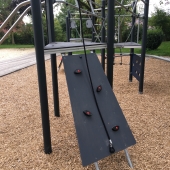 Bild vom Spielplatz anzeigen.