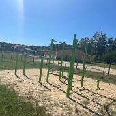 Bild vom Spielplatz anzeigen.