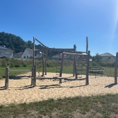 Bild vom Spielplatz anzeigen.