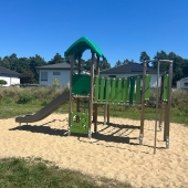 Bild vom Spielplatz anzeigen.