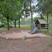 Bild vom Spielplatz anzeigen.
