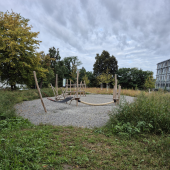 Bild vom Spielplatz anzeigen.