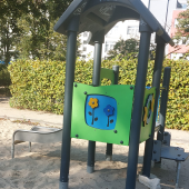 Bild vom Spielplatz anzeigen.