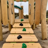 Bild vom Spielplatz anzeigen.