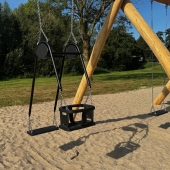 Bild vom Spielplatz anzeigen.