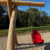 Bild vom Spielplatz anzeigen.