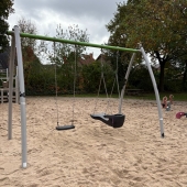 Bild vom Spielplatz anzeigen.