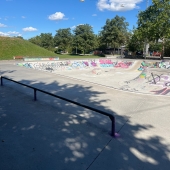 Bild vom Spielplatz anzeigen.