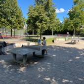 Bild vom Spielplatz anzeigen.