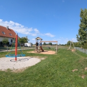 Bild vom Spielplatz anzeigen.