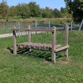 Bild vom Spielplatz anzeigen.