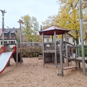 Bild vom Spielplatz anzeigen.