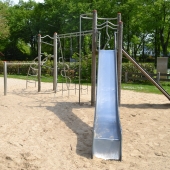 Bild vom Spielplatz anzeigen.