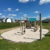 Bild vom Spielplatz anzeigen.