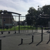 Bild vom Spielplatz anzeigen.