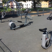Bild vom Spielplatz anzeigen.