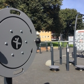 Bild vom Spielplatz anzeigen.