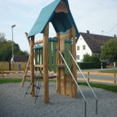Bild vom Spielplatz anzeigen.