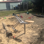 Bild vom Spielplatz anzeigen.