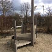 Bild vom Spielplatz anzeigen.