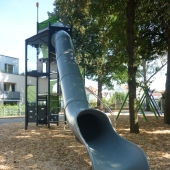Bild vom Spielplatz anzeigen.