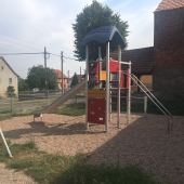 Bild vom Spielplatz anzeigen.