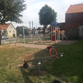 Bild vom Spielplatz anzeigen.