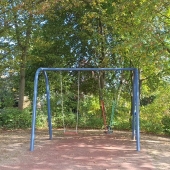 Bild vom Spielplatz anzeigen.