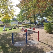 Bild vom Spielplatz anzeigen.