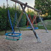 Bild vom Spielplatz anzeigen.
