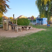 Bild vom Spielplatz anzeigen.