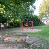 Bild vom Spielplatz anzeigen.