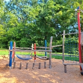 Bild vom Spielplatz anzeigen.