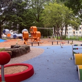 Bild vom Spielplatz anzeigen.