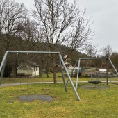 Bild vom Spielplatz anzeigen.