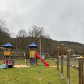 Bild vom Spielplatz anzeigen.