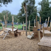 Bild vom Spielplatz anzeigen.