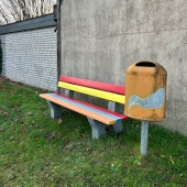 Bild vom Spielplatz anzeigen.