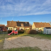 Bild vom Spielplatz anzeigen.