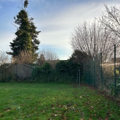 Bild vom Spielplatz anzeigen.